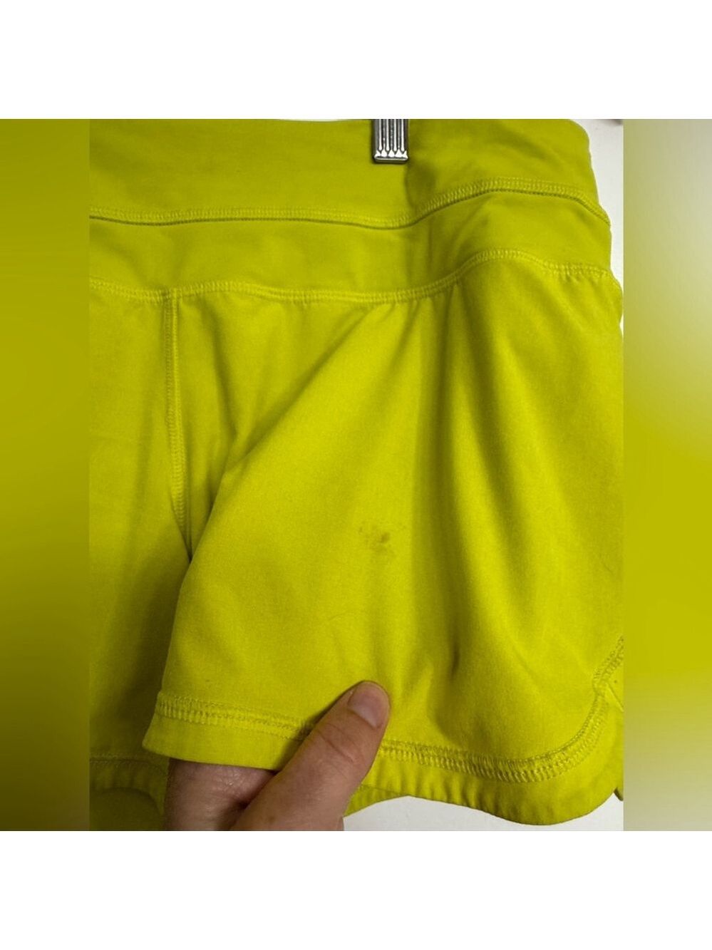 Lululemon Shorts Highlight Yellow - Picture 8 of 11